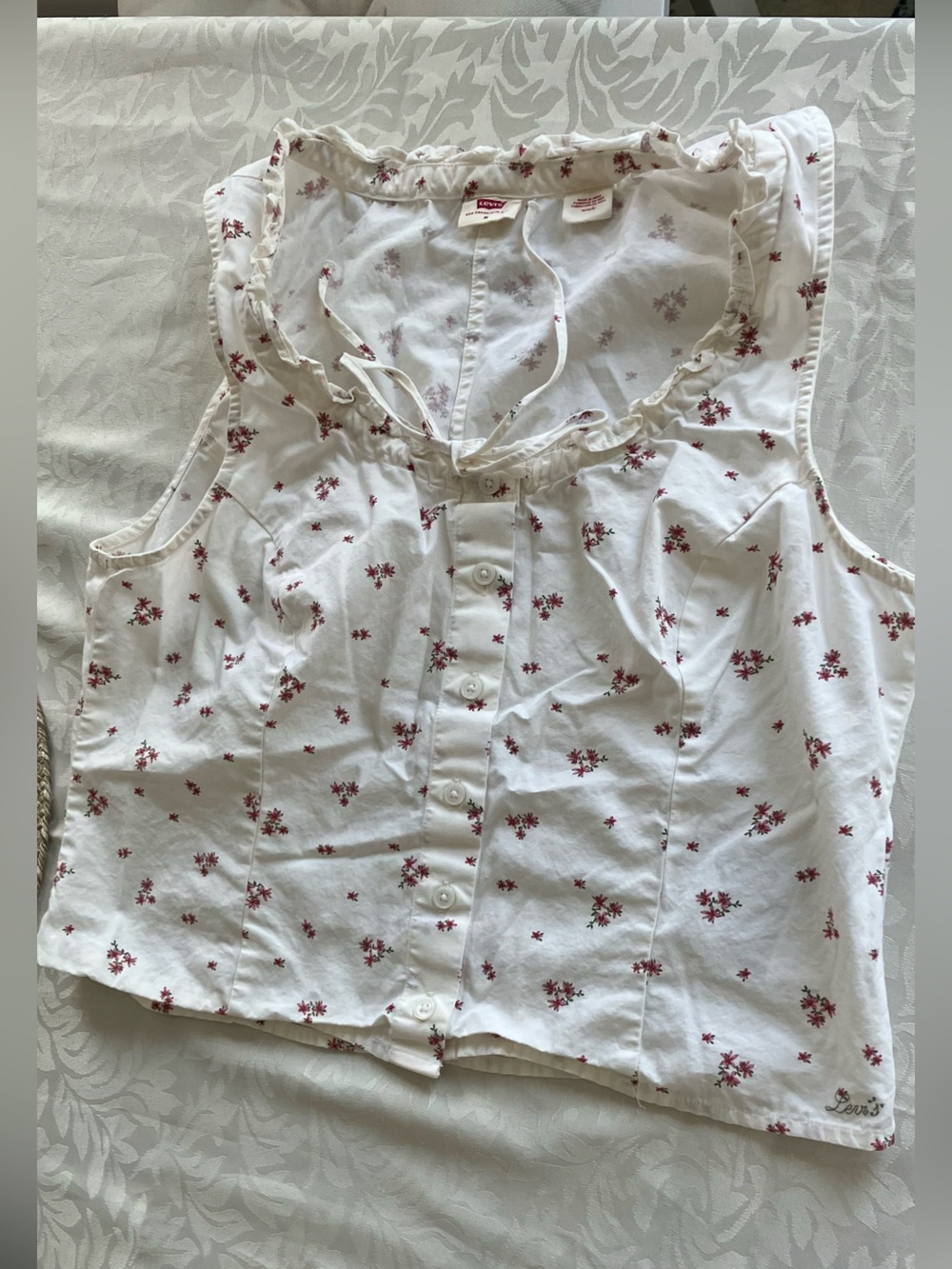 Levi's White Button-Front Top with Red Floral Print